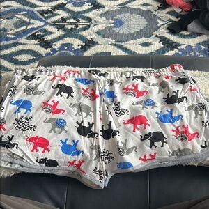 PJ COUTURE Women's White Multicolor Elephant Print Elastic Waist Lounge Shorts